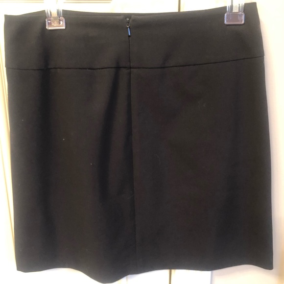 NWOT Cache black mini skirt trimmed in beads and sequins- Sz 4 - Picture 3 of 5